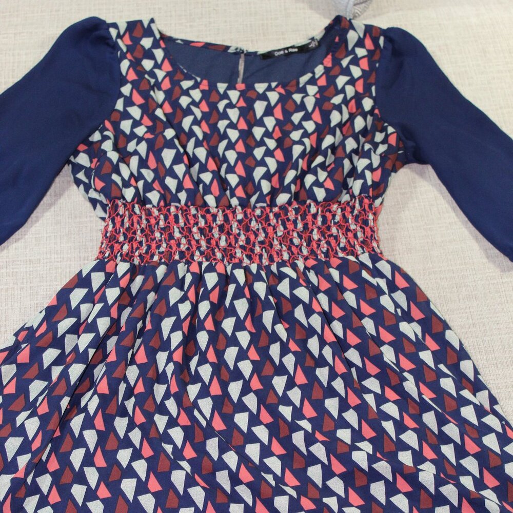 Doe & Rae Size L Navy Blue, Red and Peach Smocked Dress